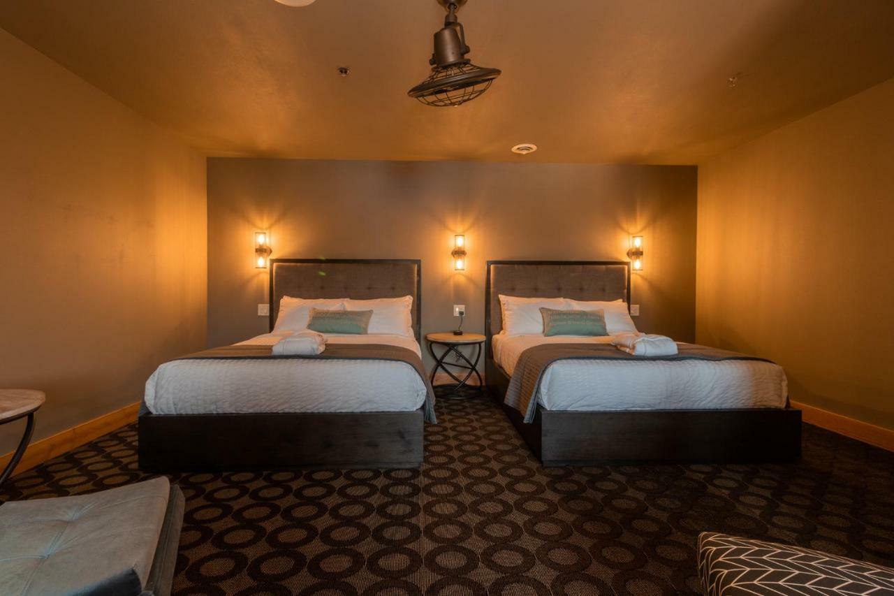 At The Helm Hotel Ilwaco Room photo